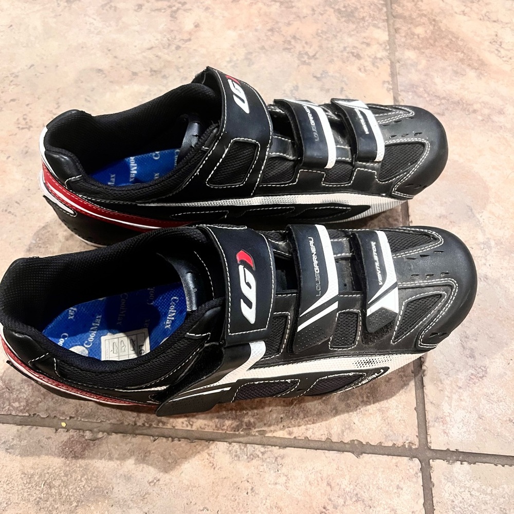 Black Cycling Shoes